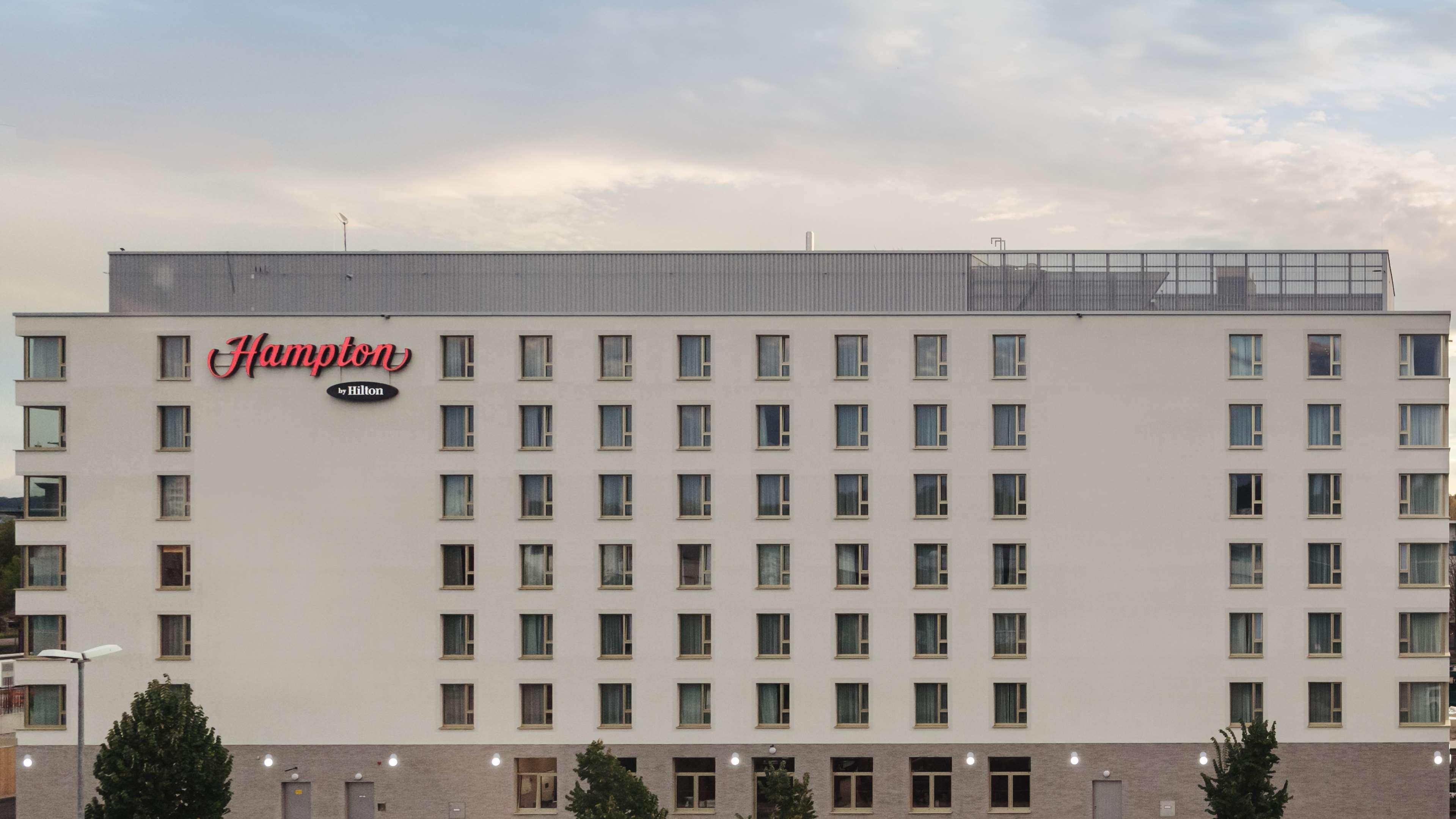 Hampton By Hilton Отель Констанц