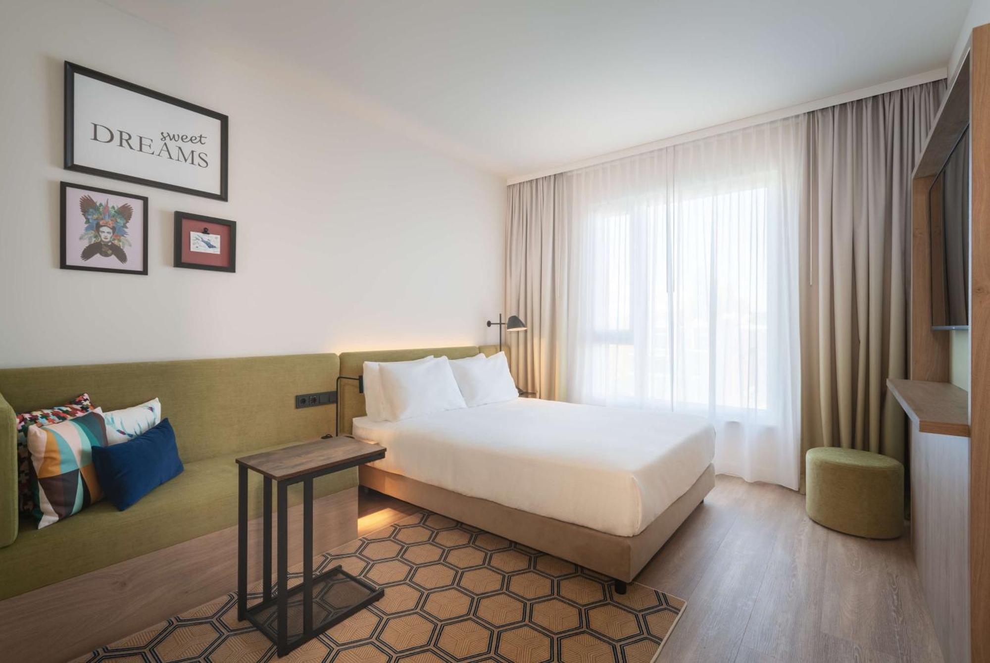 Hampton By Hilton Отель 3*