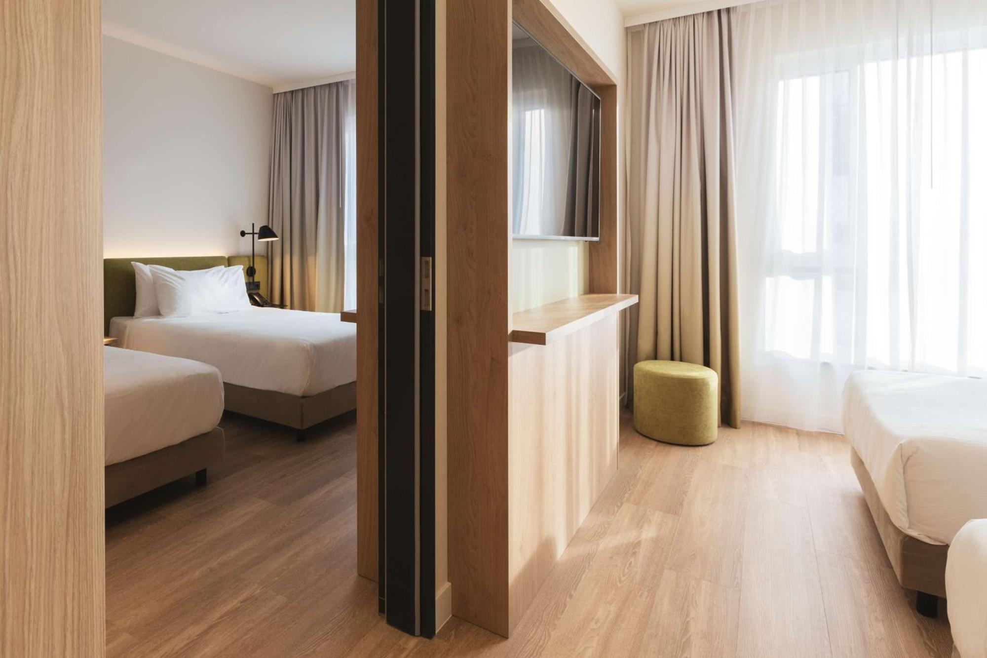 Hampton By Hilton 3*